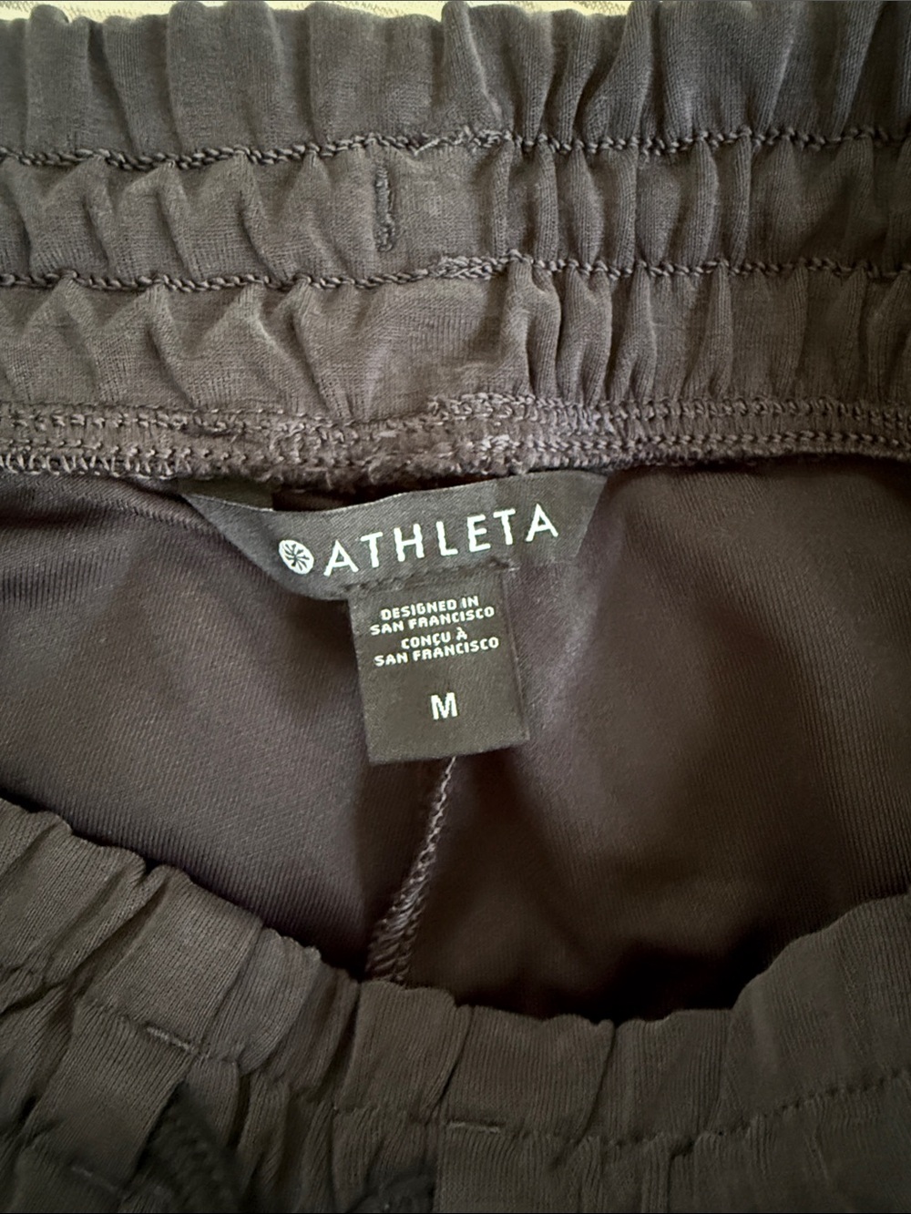 Athleta Seasoft Mid Rise 4” Short - Picture 4 of 4